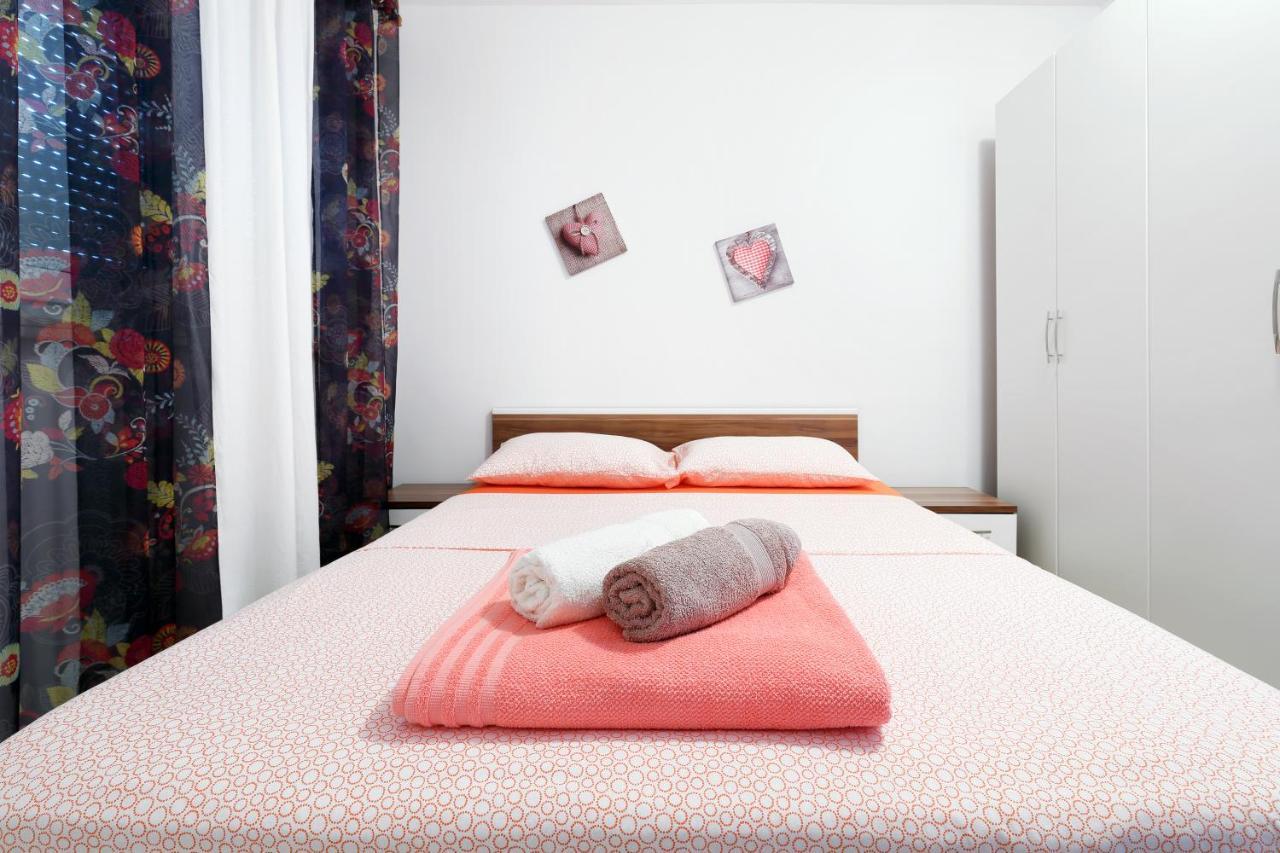 Apartman Don Pag Town Exterior foto